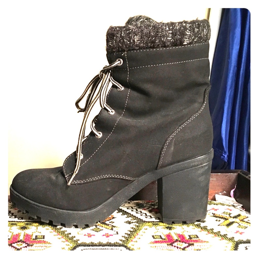 Heeled boots